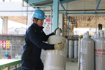 ガスボンベ配送