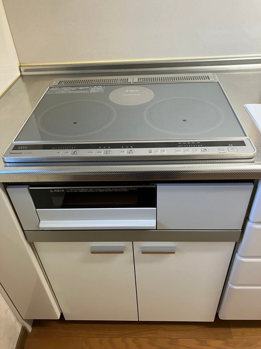 ガスコンロ→IHへの交換。ガスオーブン撤去し収納棚設置｜パナソニック｜大磯町