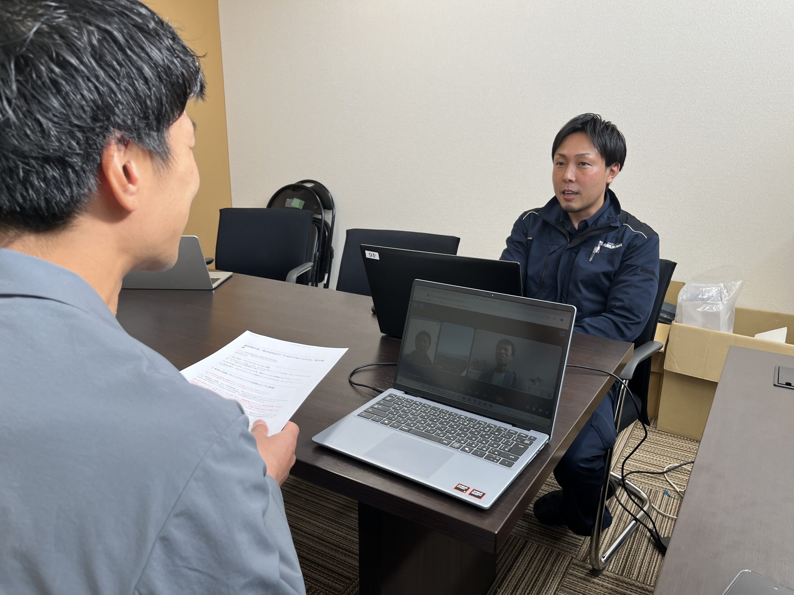 インタビュー中の様子