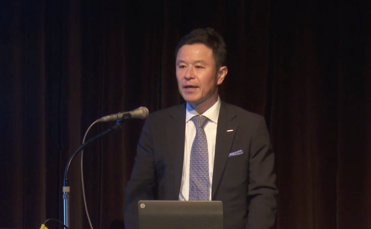 事例発表を行う古川社長